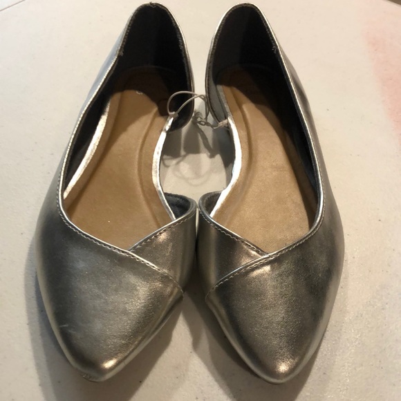 Flats - Picture 3 of 3